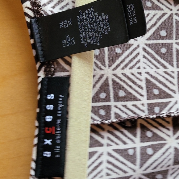 Dress - Picture 3 of 4